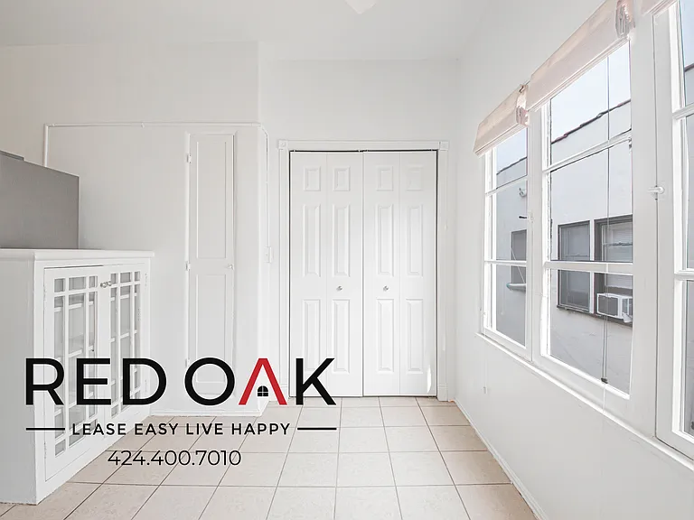 366 N Gardner St #366 — Photo 4