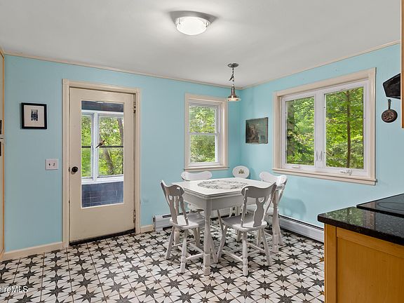 2nd image of 2 Bromley Ln