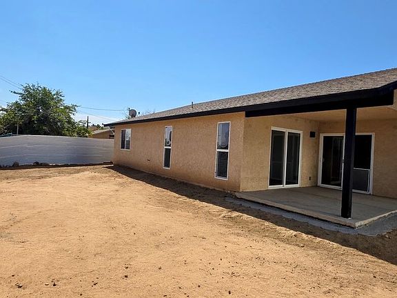 3rd image of 61646 Palm Vista Dr