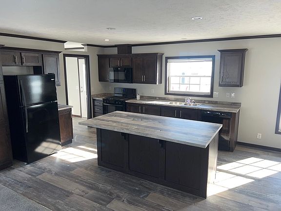 3rd image of 641 Mallard Dr