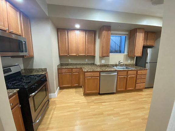 2nd image of 741 Ellis St APT 9