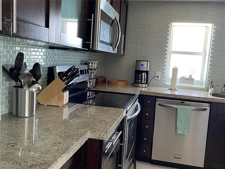 5701 Collins Ave #1714 — Photo 12