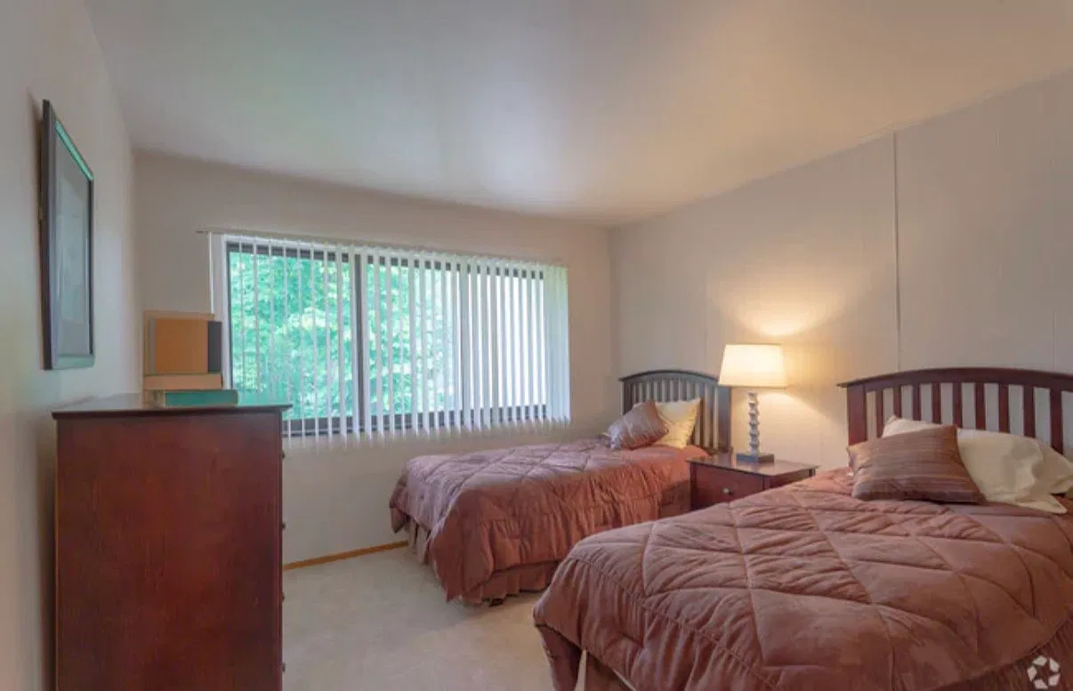 2 bed, $1,294 — Photo 3