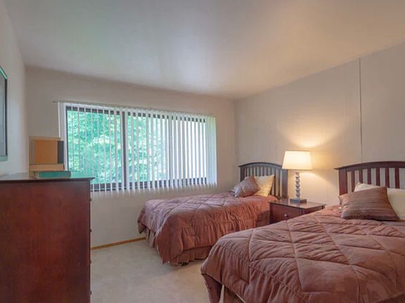 3rd image of 3140 W Howard Ave #1