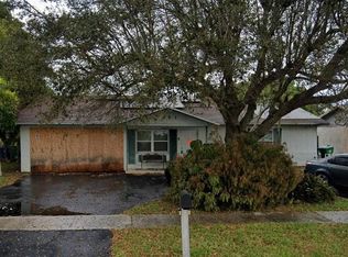 8361 NW 47th St, Lauderhill, FL 33351