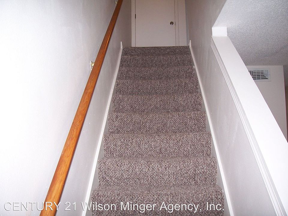 2nd image of 27 Alder Ave SE APT A