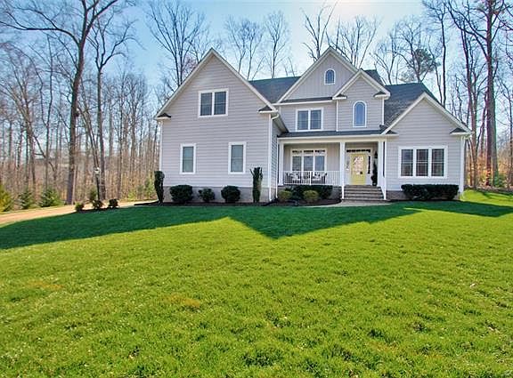 2nd image of 2606 Royal Crest Dr
