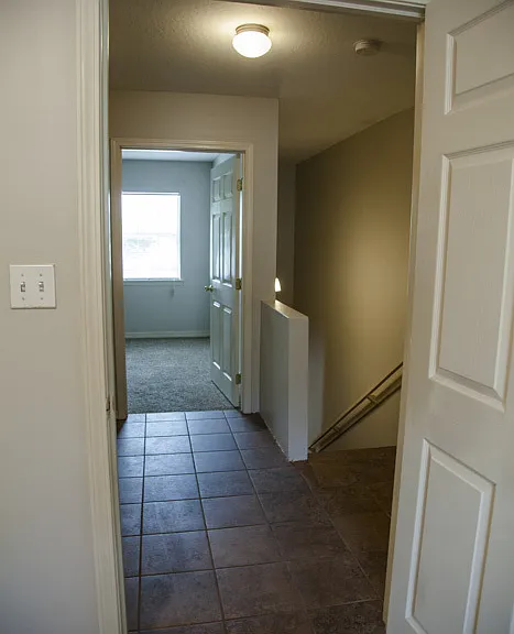 403 N 39th Ave — Photo 8