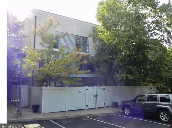 182 Gay St APT 402, Philadelphia, PA 19128