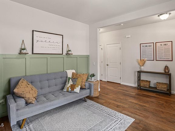 5th image of 4921 Breeze Way