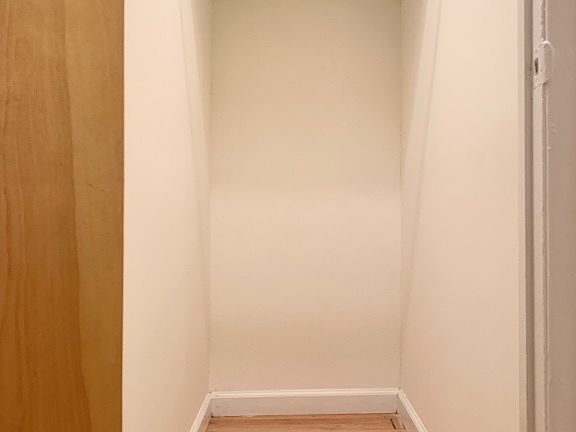 4th image of 121 E 90th St APT 1A