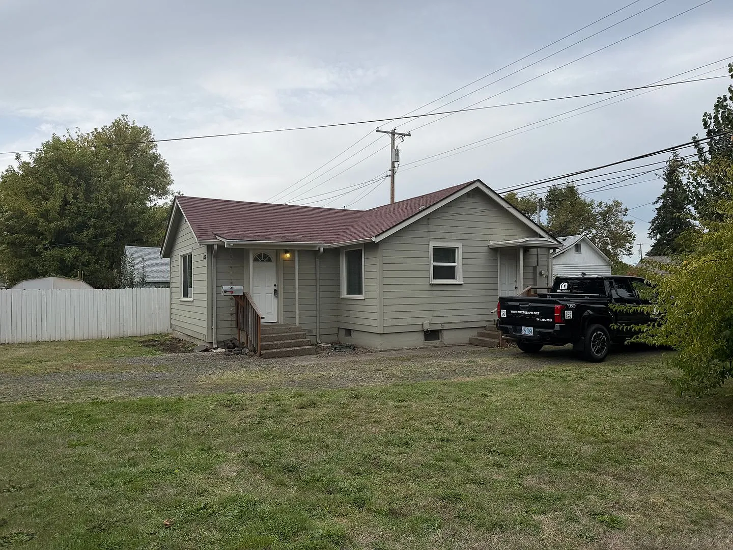 Updated 2-bedroom 1 bath house in Springfield! — Photo 1