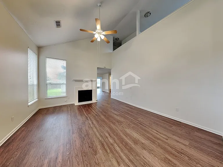 9220 Mahan Dr — Photo 7