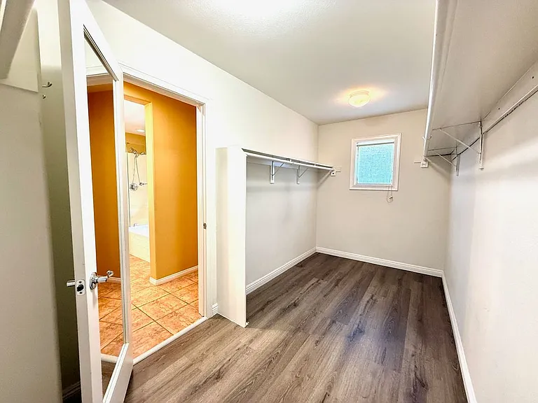 1319 Jacaranda Cir — Photo 16