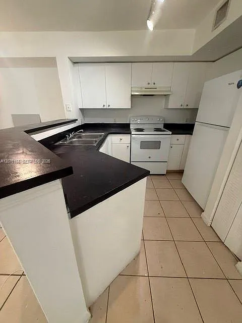2 bed, 2.0 bath, 1060 sqft, $2,000 — Photo 4