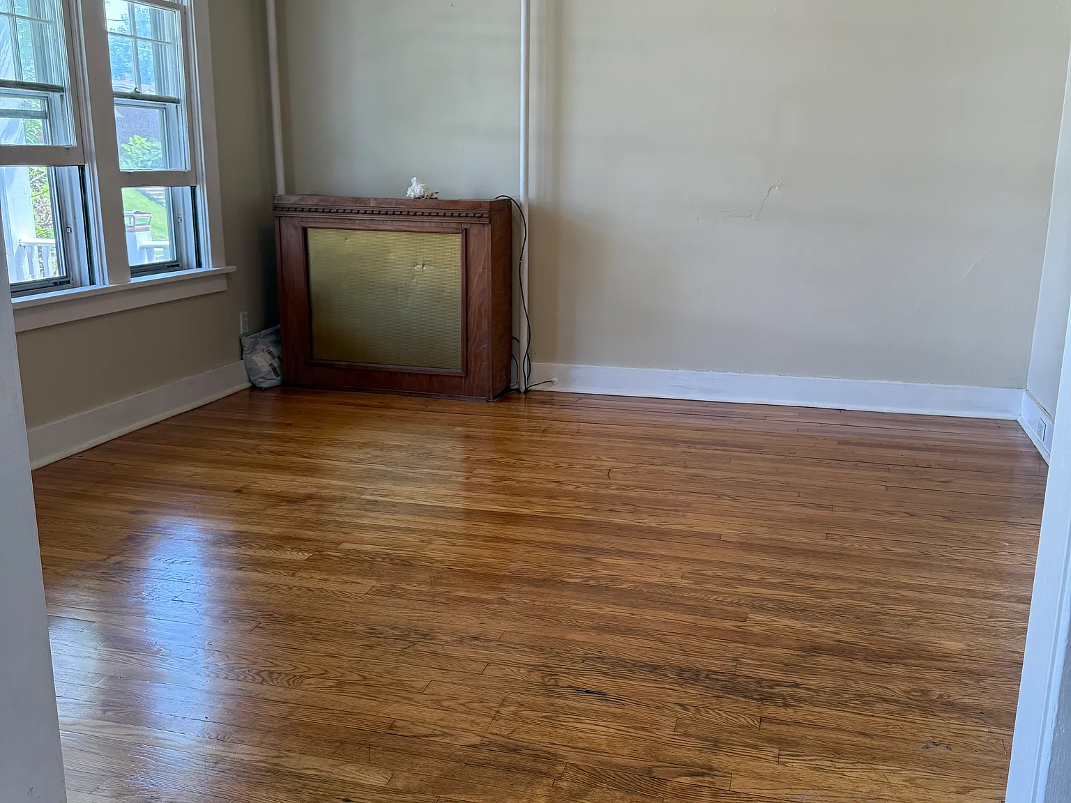3 bed, 1050 sqft, $1,800 — Photo 4