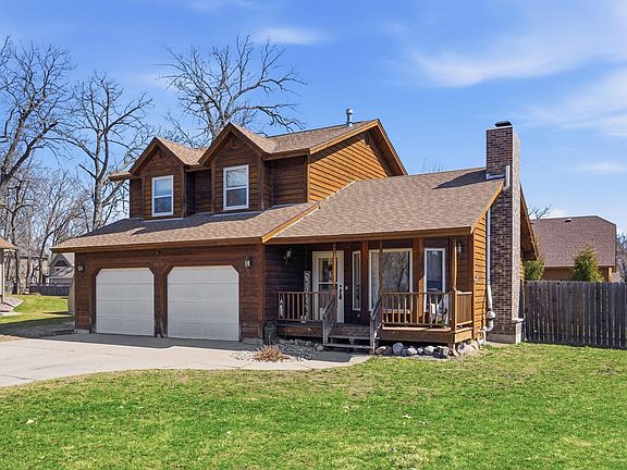 2nd image of 703 Shady Ridge Rd NW