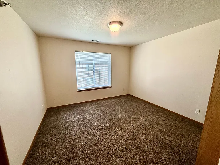 221 Crystal St — Photo 82