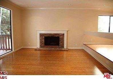 4th image of 1423 S Bentley Ave Unit 4