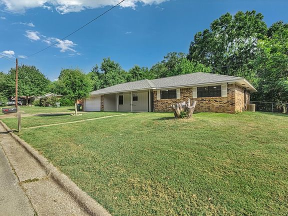 2nd image of 426 Willow Oak St