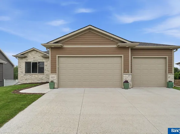 9221 Blacksmith Rd, Lincoln, NE 68507