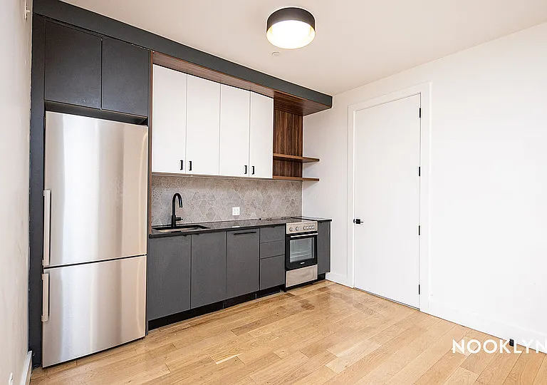 16 Charles Pl #2D — Photo 10