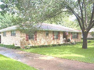 1st image of 605 Vince Ln