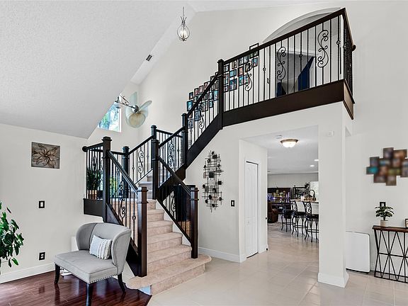 4th image of 19367 NW 13th Street