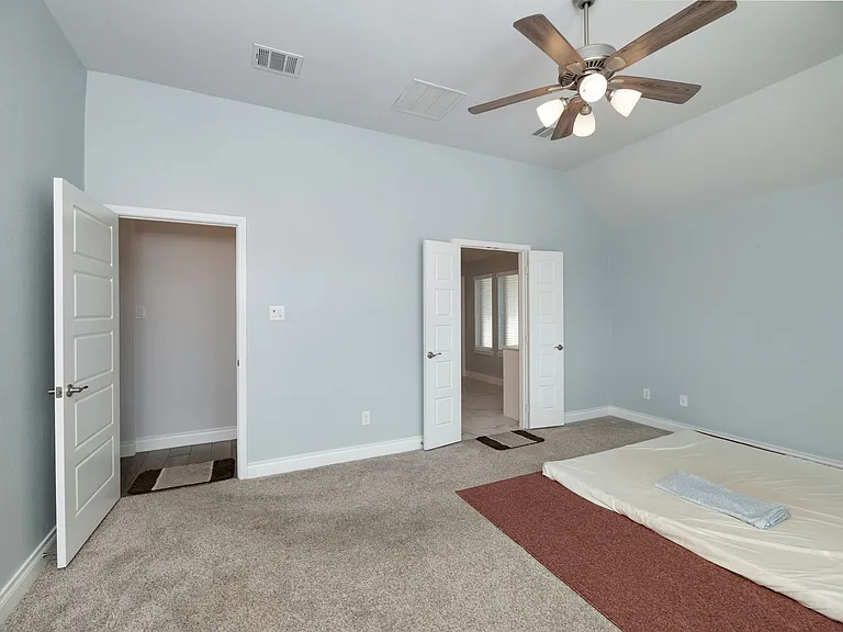 2421 Stella Ln — Photo 14