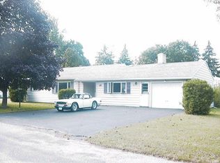 14 Farwell Dr, Batavia, NY 14020
