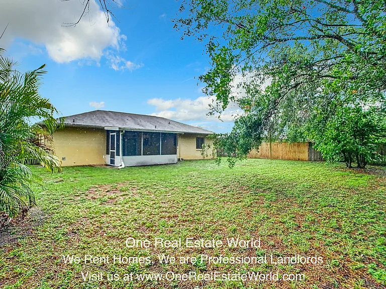 12929 Ohio Woods Ln — Photo 35