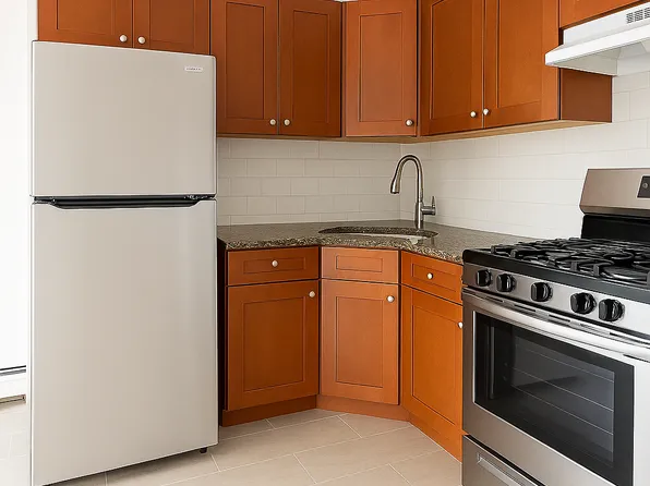 452 Harding Pl APT 2C, Fairview, NJ 07022