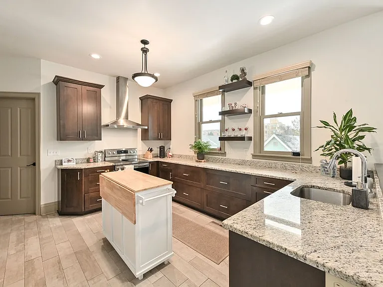 2012 N Palmer St #2012 — Photo 9