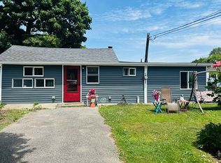 57 Sutton Ct, West Islip, NY 11795