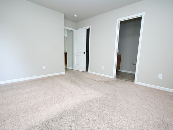 5th image of 225 Bermuda Lakes Dr