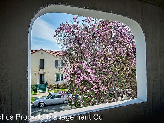 4th image of 439 N Ogden Dr #439