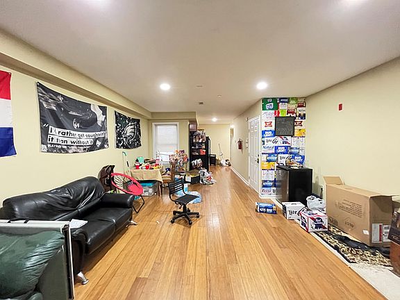 4th image of 1604 N Willington St #C