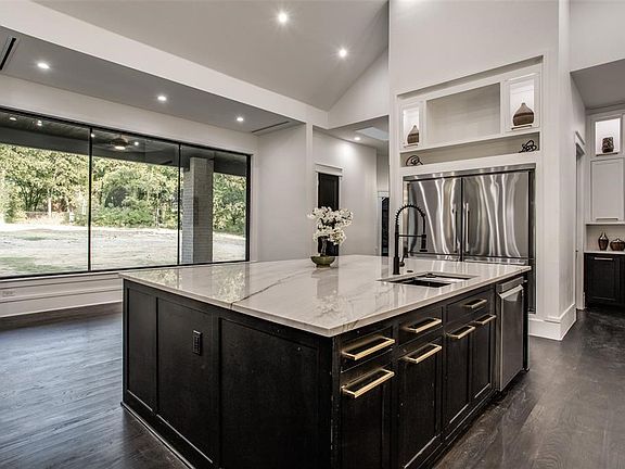4th image of 1722 Pebble Beach Ln