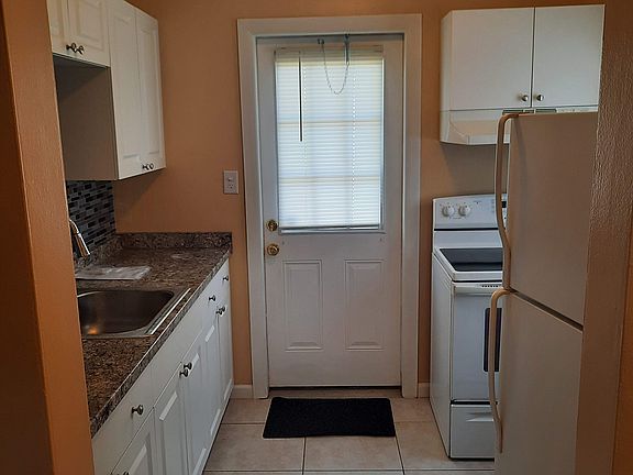 3rd image of 3108 Crestwood Dr