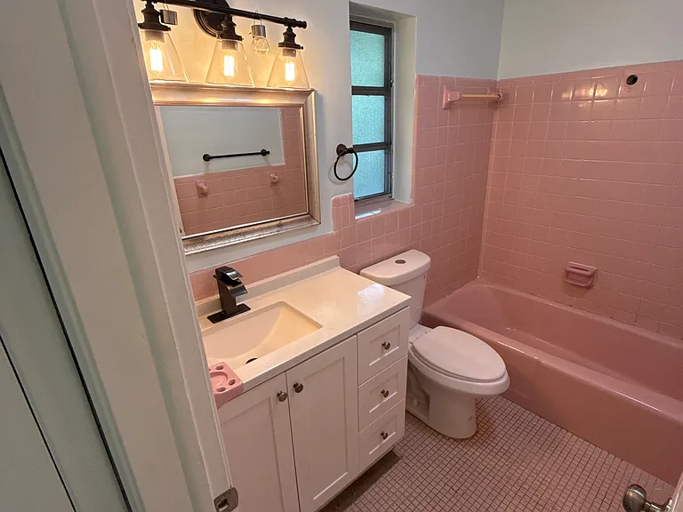 2247 Taylor St — Photo 17