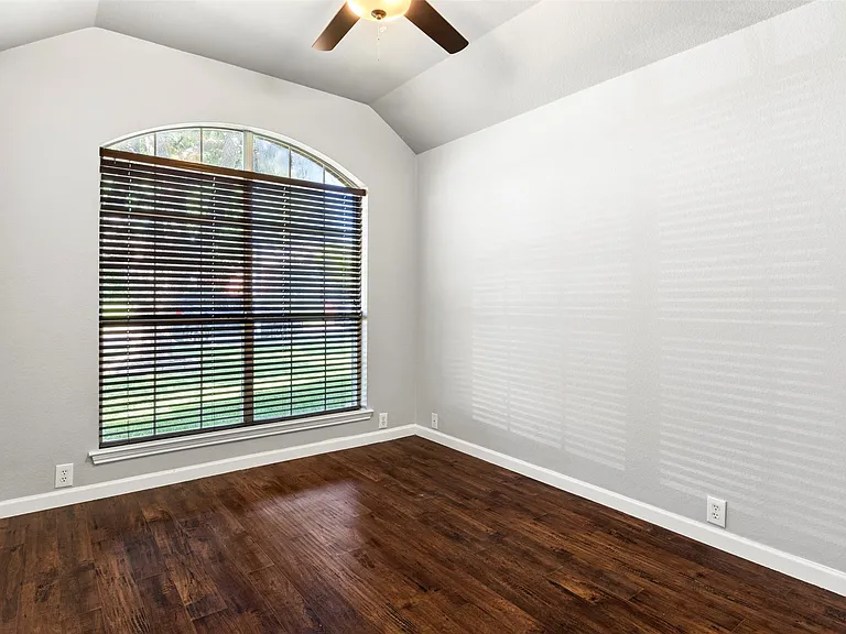 6721 Misty Hollow Dr — Photo 10