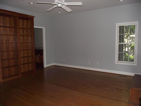 3rd image of 157 Greystone Way