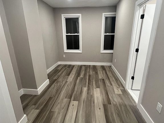 4th image of 55 Logan Ave APT 3