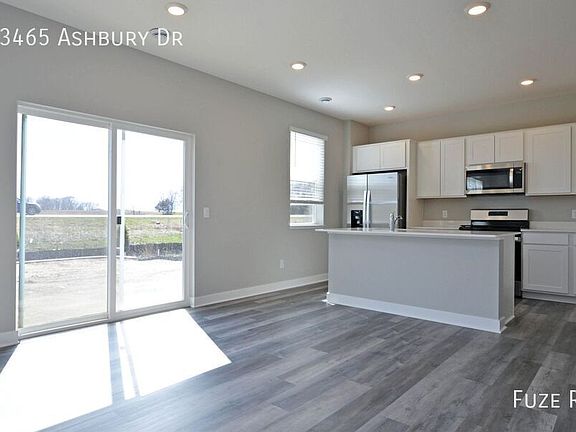 4th image of 23465 Ashbury Dr