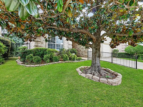 3rd image of 3208 Village Oak Dr