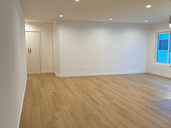 3rd image of 955 N Croft Ave APT 2