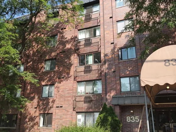 835 Pearson St APT 308, Des Plaines, IL 60016