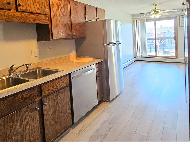 4350 Trenton Ln N #321 — Photo 6
