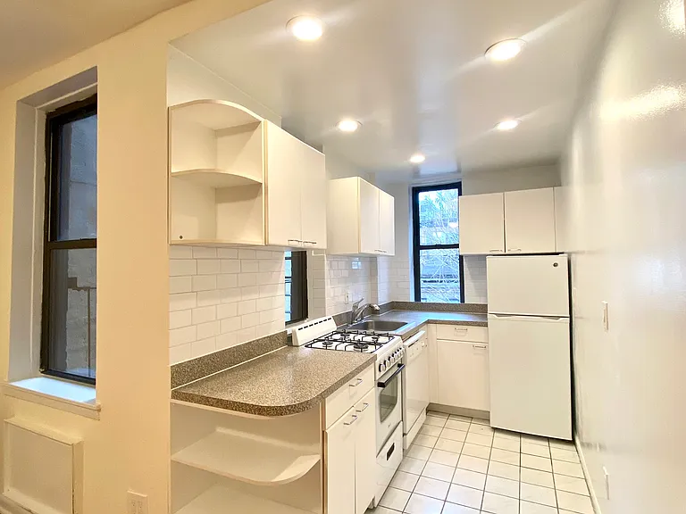 431 E 83rd St #4B — Photo 5