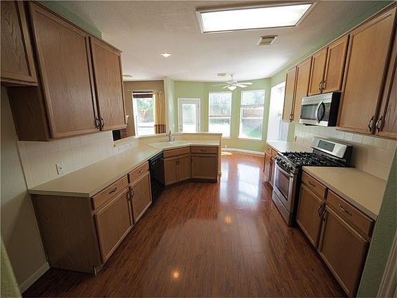 4th image of 1402 Gator Creek Dr